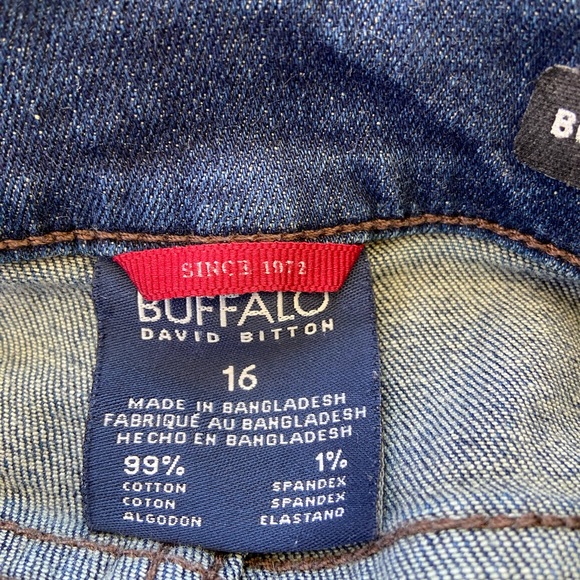 2 For $30 Boys David Bitton Buffalo Jeans, size 16 - Picture 4 of 5